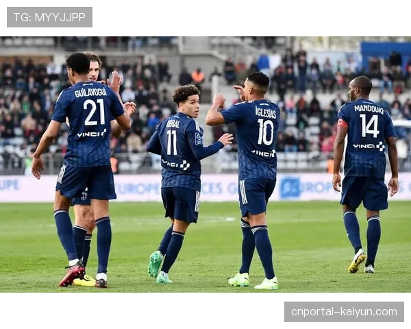 巴黎FC五后卫坚守未果 尼斯主场控球进攻制胜 巴黎FC五后卫坚守未果 尼斯主场控球进攻制胜